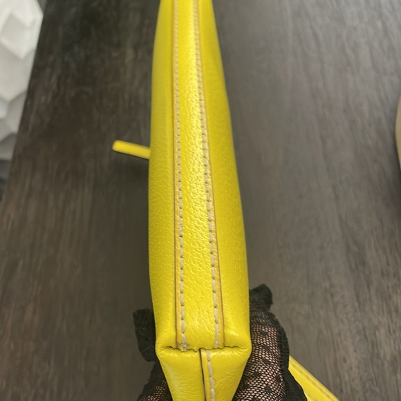 💛♠️EUC, auth Chartreuse Kate Spade Shoulder Envelope Bag/Satchel/Shoulder - Picture 7 of 12